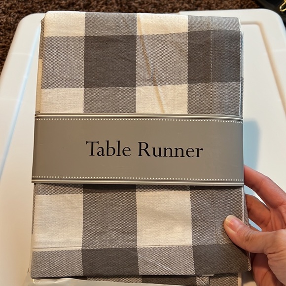 Brand new Pier 1 table runner - Picture 3 of 3